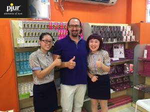 AG-in-Orange-Adult-Store-with-staff